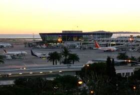 Parkings Aéroport de Nice-Côte d'Azur - Réservez au meilleur prix