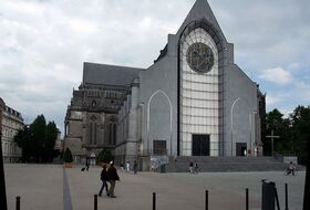 Parkings Cathédrale Notre-Dame-de-la-Treille à Lille - Réservez au meilleur prix