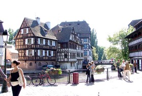 Parkeerplaatsen La Petite France in Strasbourg - Boek tegen de beste prijs