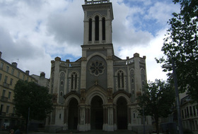 Parkings Cathédrale Saint-Charles à Saint Etienne - Réservez au meilleur prix