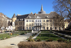 Parkings Ancien Palais du Parlement à Grenoble - Réservez au meilleur prix