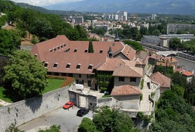 Parkings Musée Dauphinois à Grenoble - Réservez au meilleur prix