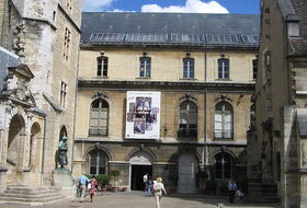 Parkings Musée des Beaux-Arts à Dijon - Réservez au meilleur prix