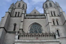 Parkings Cathédrale de Dijon à Dijon - Réservez au meilleur prix