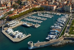 Parkeerplaatsen Oude haven in Saint-Raphaël - Boek tegen de beste prijs