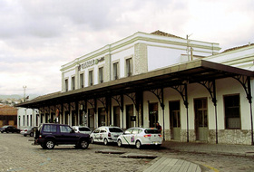 Station de train de Grenade car parks in Granada - Book at the best price