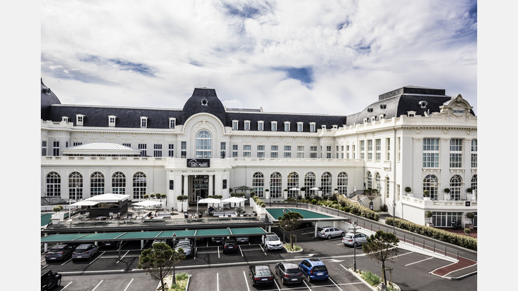 Parking Hôtel CURES MARINES TROUVILLE HOTEL THALASSO & SPA MGALLERY (Extérieur)