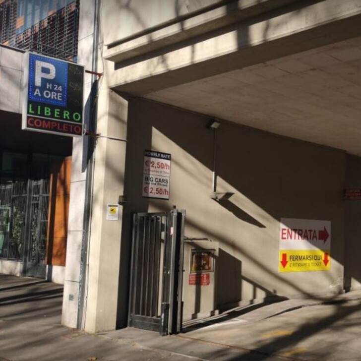 Parking Public GARAGE CASSALA MILANO (Couvert) Milano