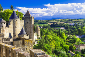 Parkeerplaatsen in Carcassonne - Boek tegen de beste prijs