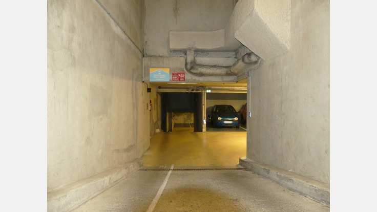 Rampe Parking Immeuble 10 BIS RUE DE LA PIERRE LEVÉE (Couvert)