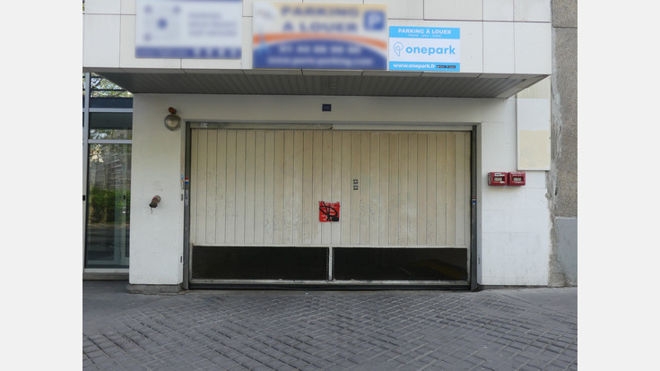 Entrée parking de face Parking Immeuble 86 BOULEVARD DE LA VILLETTE (Couvert)