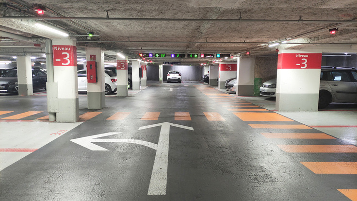 Couloir Parking Public EFFIA FRANKLIN-D. ROOSEVELT CHAMPS-ELYSÉES (Couvert)