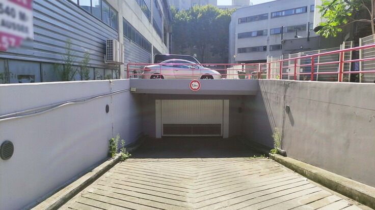 Portail Parking Hôtel IBIS BUDGET PARIS PORTE DE PANTIN (Couvert)
