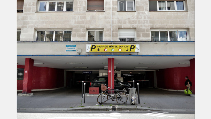 Entrée parking de face Parking Public GARAGE HOTEL DU XIV (Couvert)