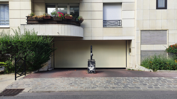 Rampe Parking Hôtel 37 LODGE (Couvert)